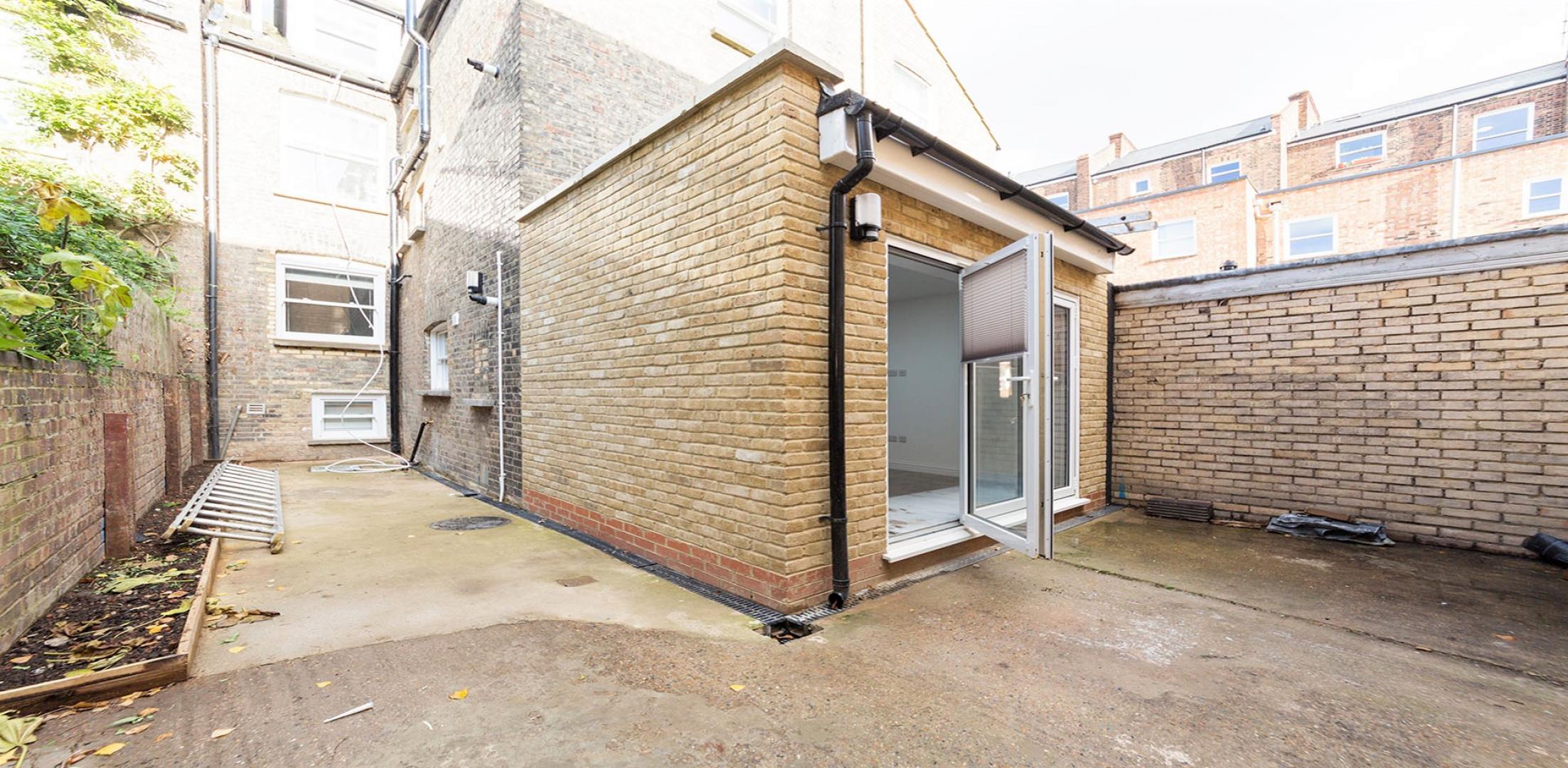 			NEWLY REFURBISHED, 3 Bedroom, 1 bath, 1 reception Flat			 Sumatra Road, WEST HAMPSTEAD